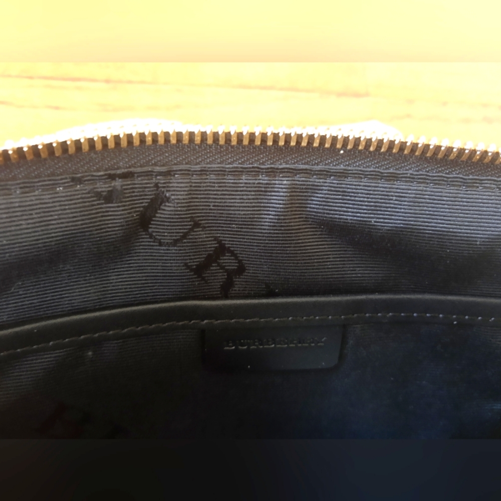 NEW BURBERRY Large Python-print Technical Nylon Pouch In Mineral Blue - Picture 3 of 4
